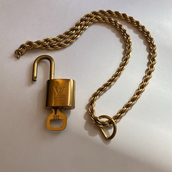 14K GF + LOUIS VUITTON lock & key necklaceš serial #322 - Picture 13 of 17